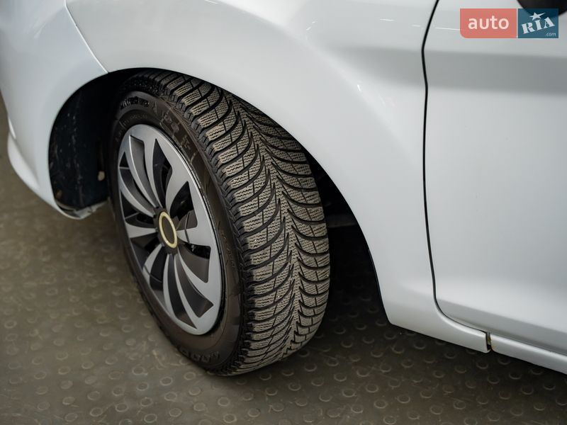 Хетчбек Ford Fiesta 2012 в Києві фото 8 Хетчбек Ford Fiesta 2012 в Києві