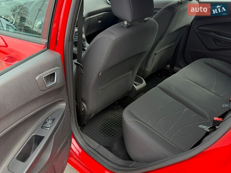 Хэтчбек Ford Fiesta 2015 в Киеве фото 11 Хэтчбек Ford Fiesta 2015 в Киеве