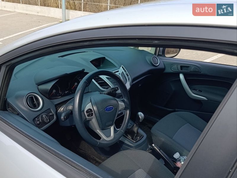 Хэтчбек Ford Fiesta 2012 в Киеве