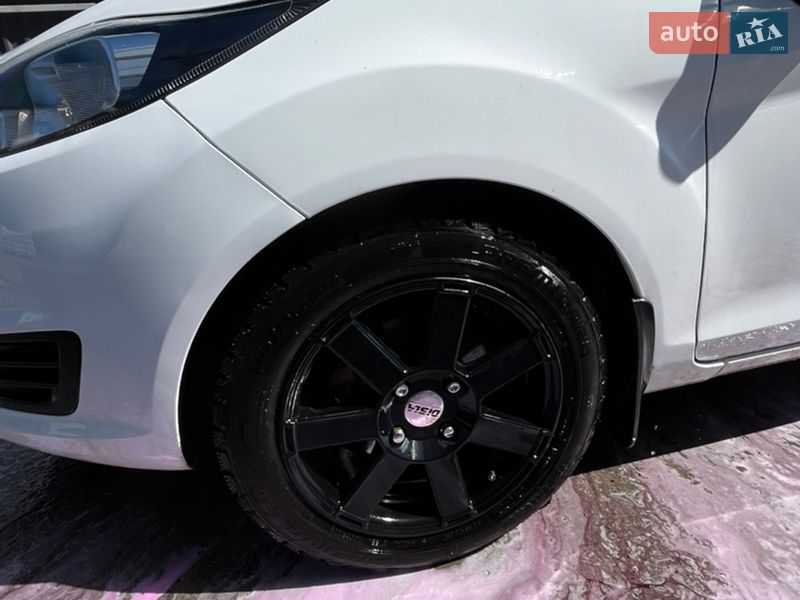 Хэтчбек Ford Fiesta 2013 в Киеве