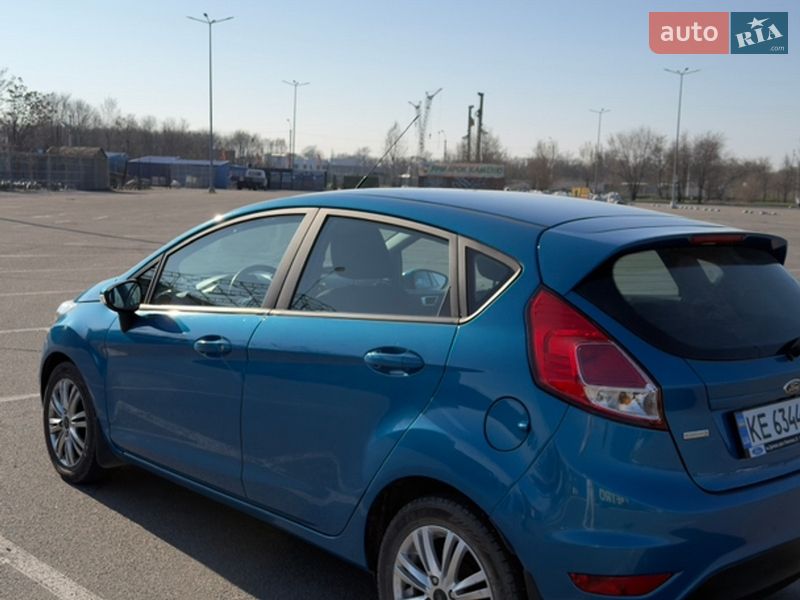 Хэтчбек Ford Fiesta 2016 в Днепре