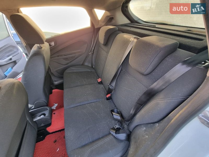 Хетчбек Ford Fiesta 2016 в Києві