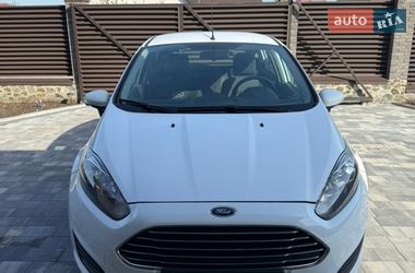 Седан Ford Fiesta 2015 в Умані