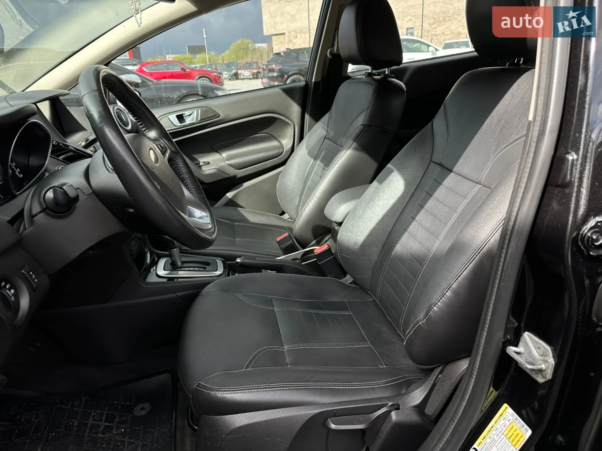 2013 Ford Fiesta - мініатюра 8
