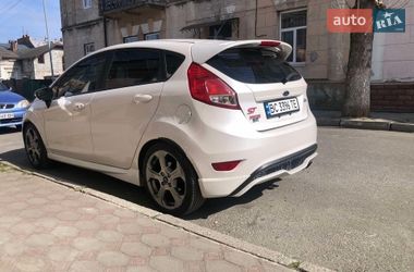 Хэтчбек Ford Fiesta 2016 в Стрые