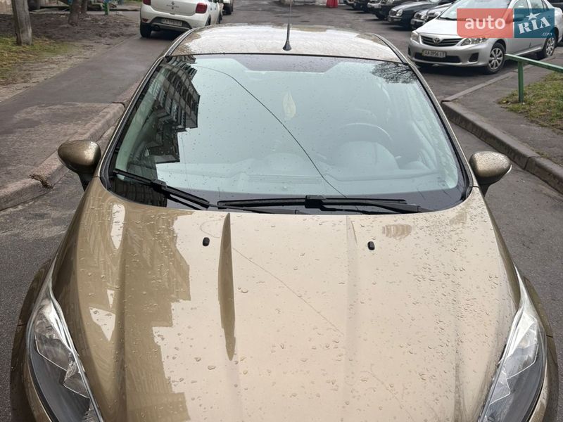 Хэтчбек Ford Fiesta 2013 в Киеве