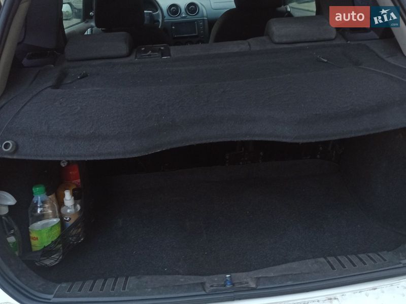 Хэтчбек Ford Fiesta 2005 в Николаеве