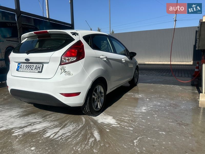 Хетчбек Ford Fiesta 2013 в Малехові