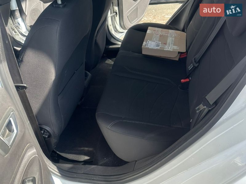 Хетчбек Ford Fiesta 2013 в Малехові