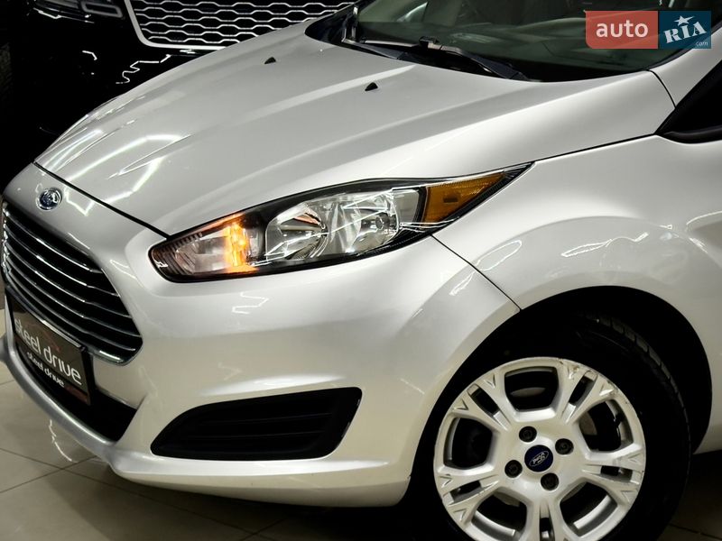 Седан Ford Fiesta 2013 в Николаеве
