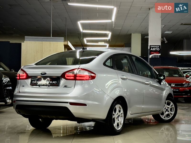 Седан Ford Fiesta 2013 в Николаеве