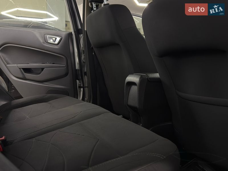 Седан Ford Fiesta 2013 в Николаеве