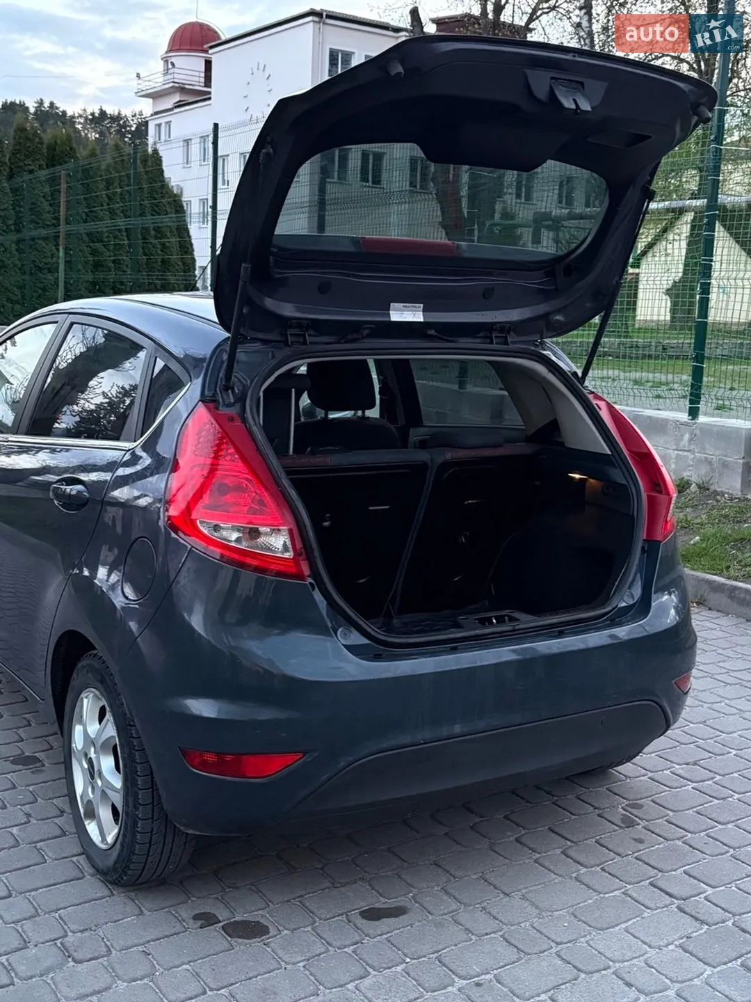 2011 Ford Fiesta - мініатюра 12