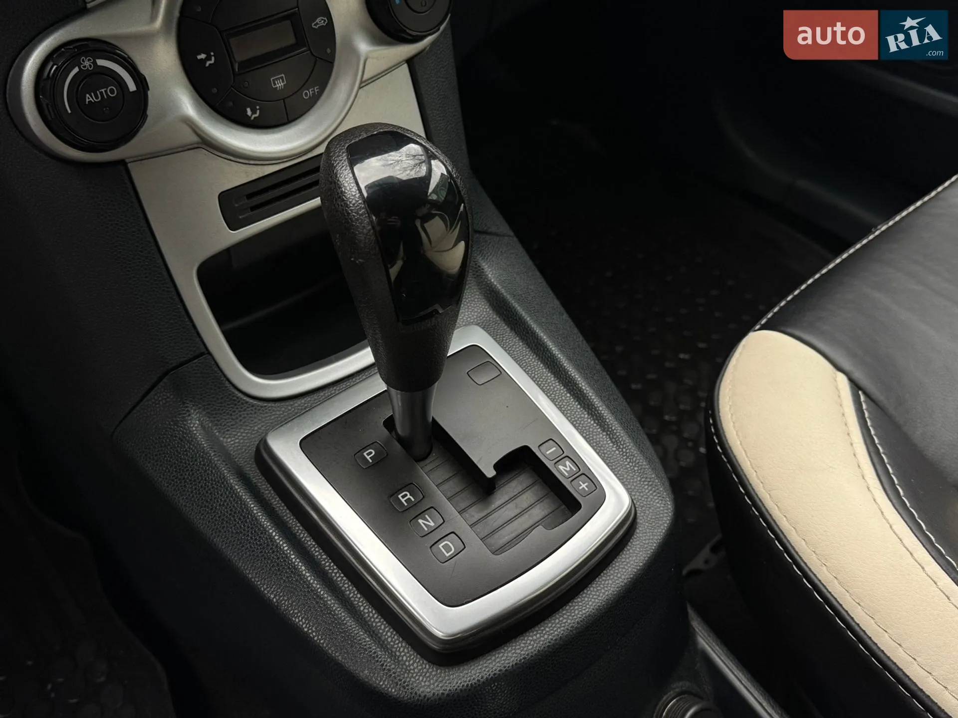2012 Ford Fiesta - мініатюра 24