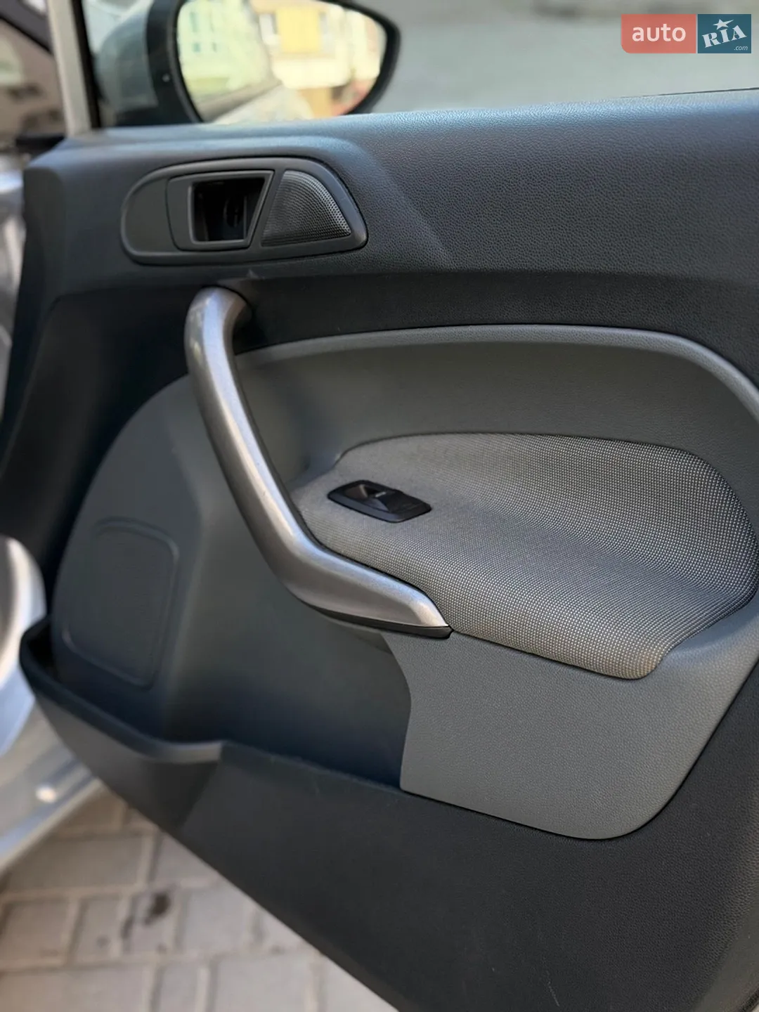 2010 Ford Fiesta - мініатюра 26