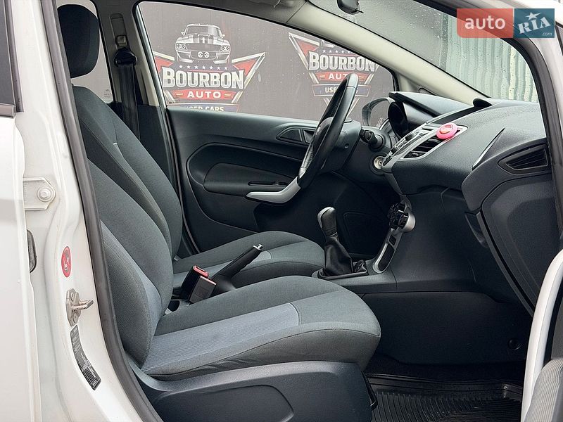 Хетчбек Ford Fiesta 2012 в Вінниці
