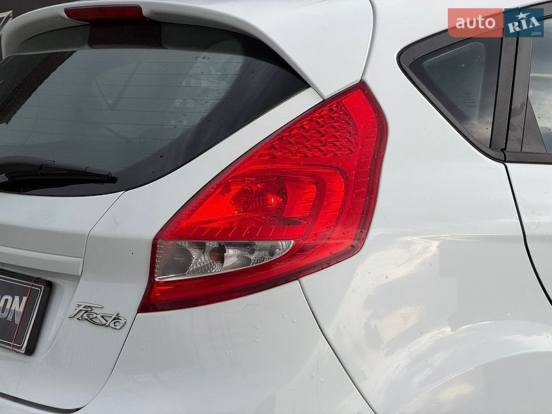 Хетчбек Ford Fiesta 2012 в Вінниці