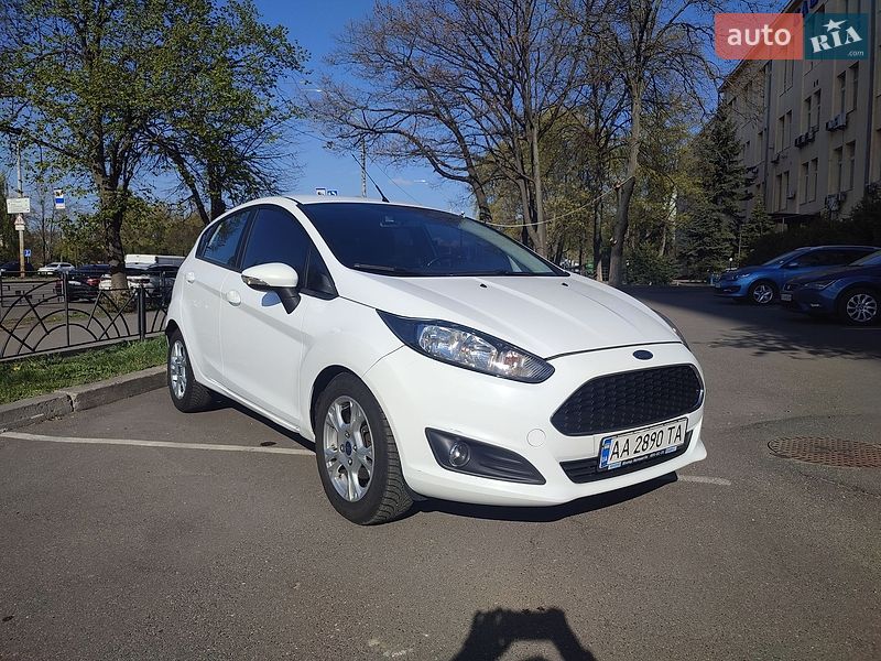 Хетчбек Ford Fiesta 2016 в Києві