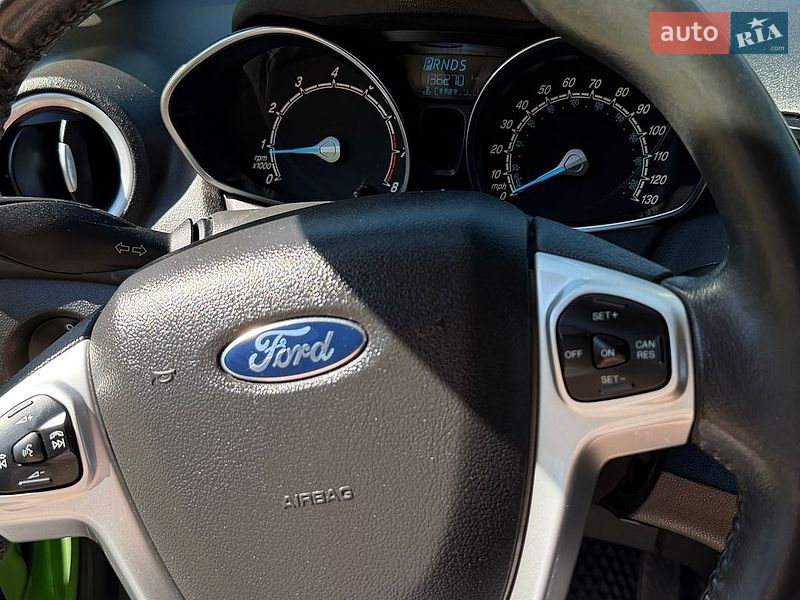 Седан Ford Fiesta 2014 в Чернигове