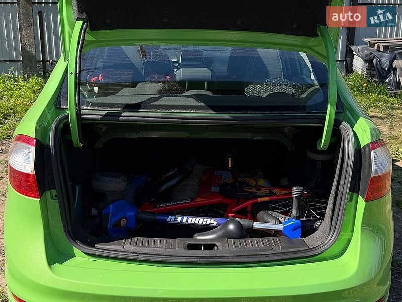 Седан Ford Fiesta 2014 в Чернигове