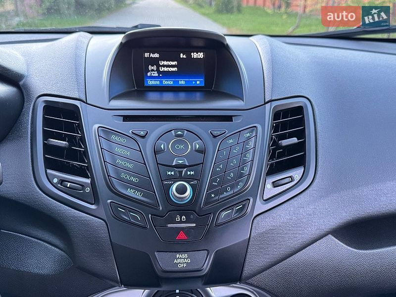 Седан Ford Fiesta 2019 в Одессе