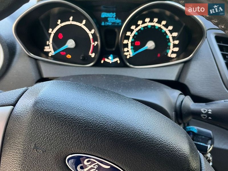 Седан Ford Fiesta 2016 в Крюківщині