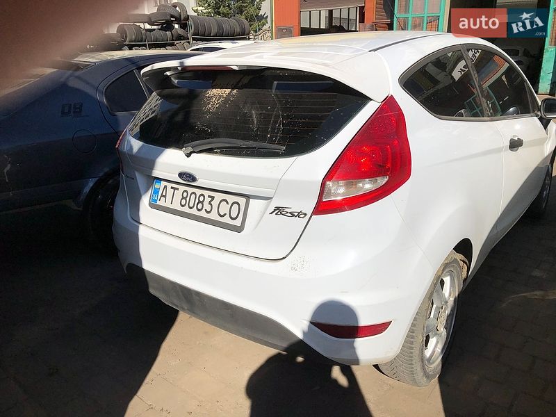 Хэтчбек Ford Fiesta 2012 в Ивано-Франковске