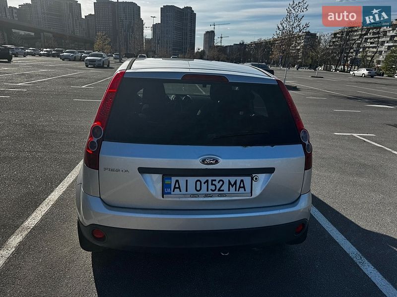Хэтчбек Ford Fiesta 2007 в Киеве