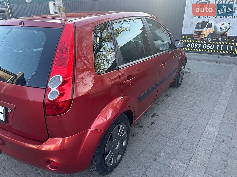 Хэтчбек Ford Fiesta 2008 в Ивано-Франковске