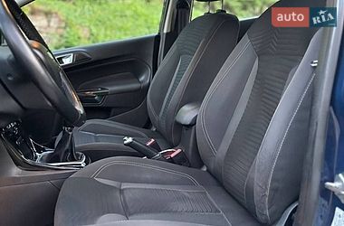 Хэтчбек Ford Fiesta 2014 в Остроге