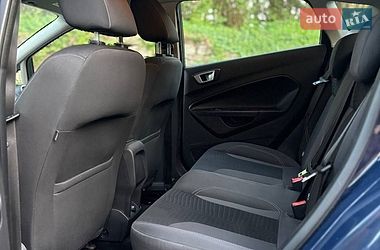 Хэтчбек Ford Fiesta 2014 в Остроге