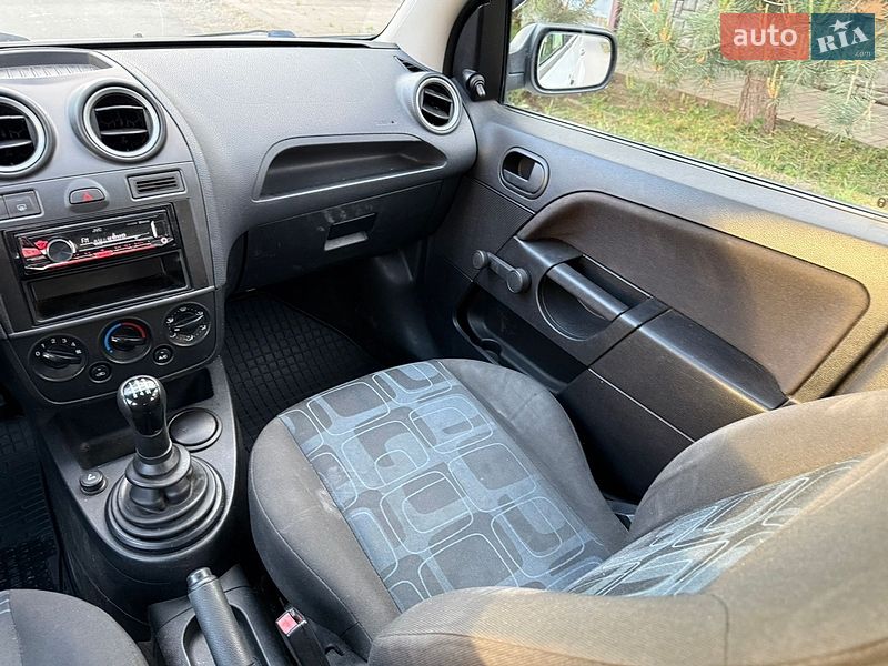 Хэтчбек Ford Fiesta 2007 в Мукачево