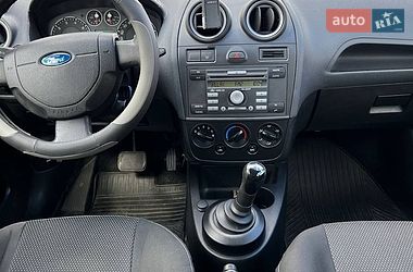 Хэтчбек Ford Fiesta 2007 в Киеве