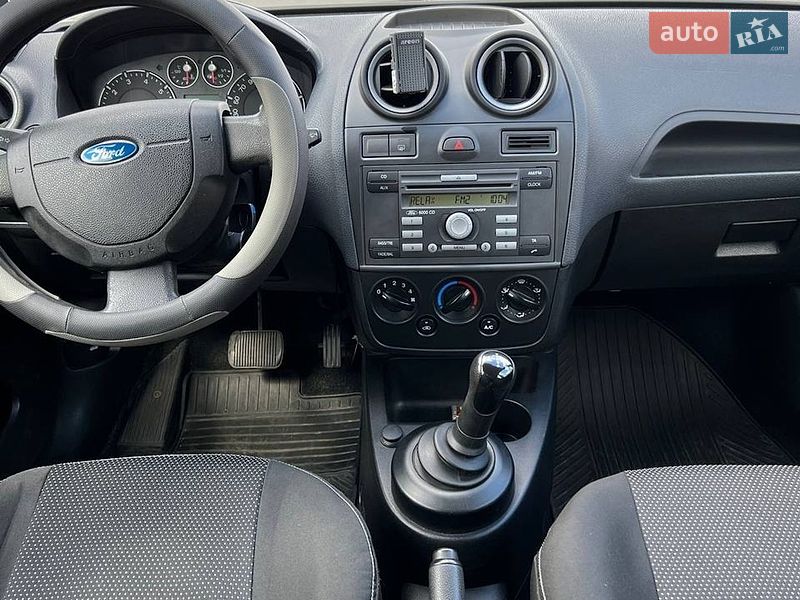 Хэтчбек Ford Fiesta 2007 в Киеве