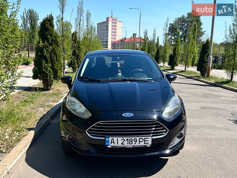 Седан Ford Fiesta 2015 в Киеве