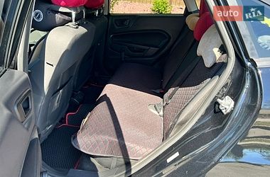 Седан Ford Fiesta 2015 в Киеве