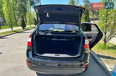Седан Ford Fiesta 2015 в Киеве