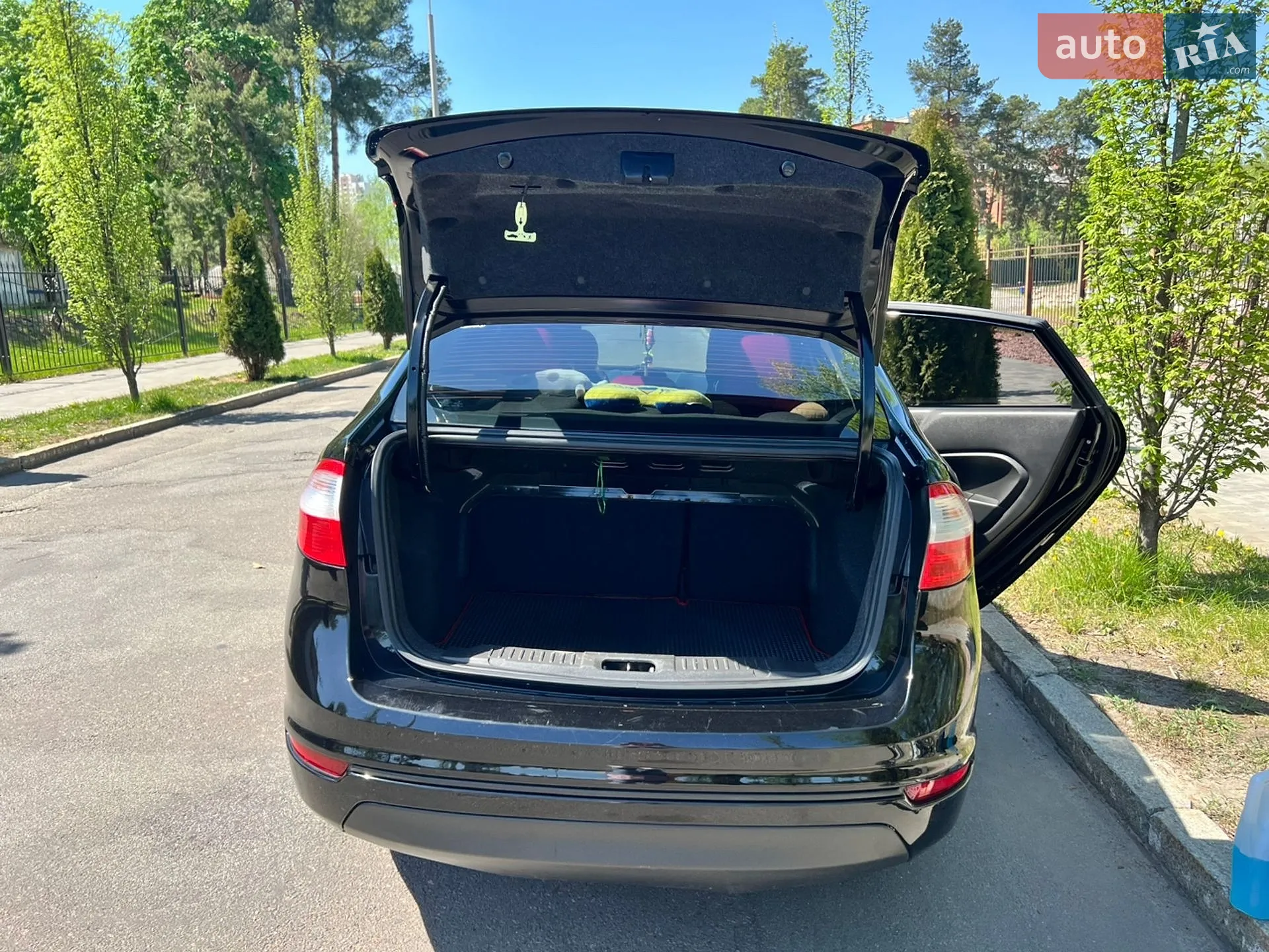 2015 Ford Fiesta - мініатюра 17