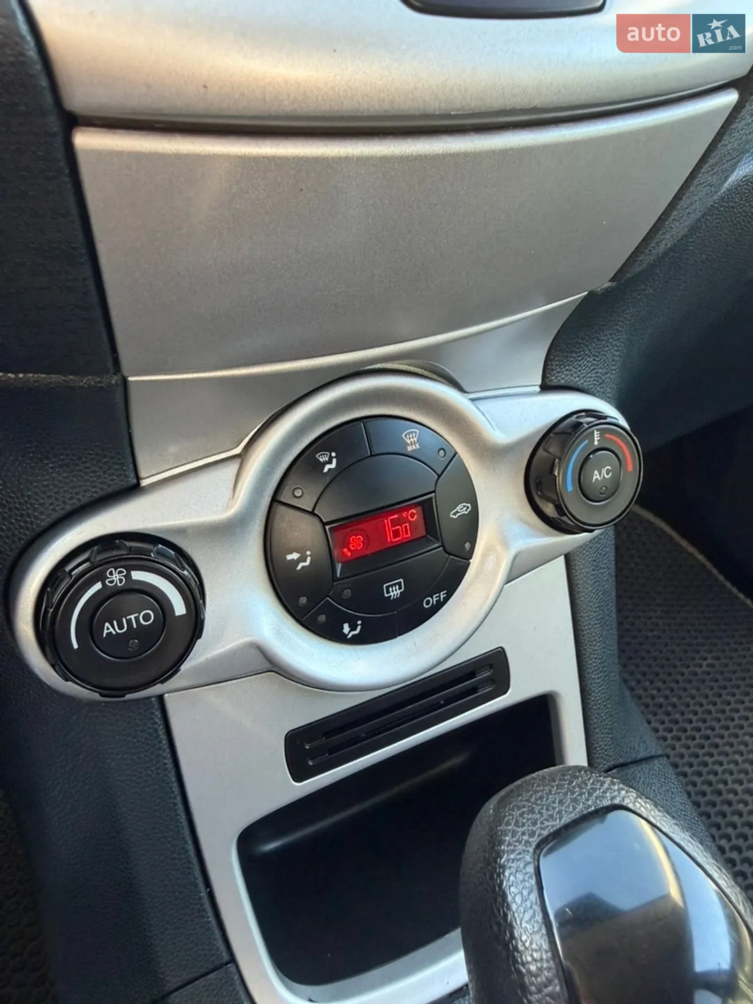 2012 Ford Fiesta - мініатюра 31
