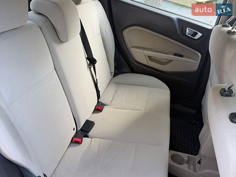 Хэтчбек Ford Fiesta 2016 в Львове