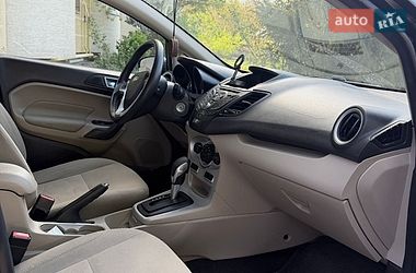 Хэтчбек Ford Fiesta 2016 в Львове