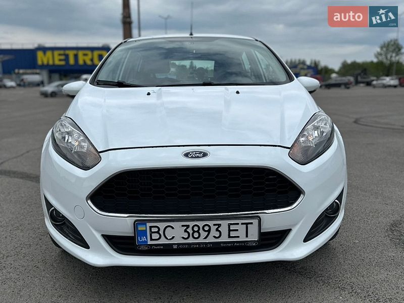 Хэтчбек Ford Fiesta 2016 в Львове