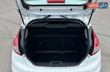 Хэтчбек Ford Fiesta 2016 в Львове