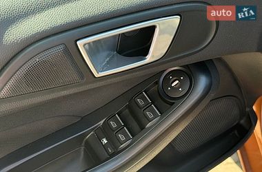 Хетчбек Ford Fiesta 2014 в Дніпрі