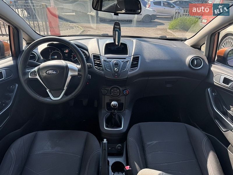 Хетчбек Ford Fiesta 2014 в Дніпрі