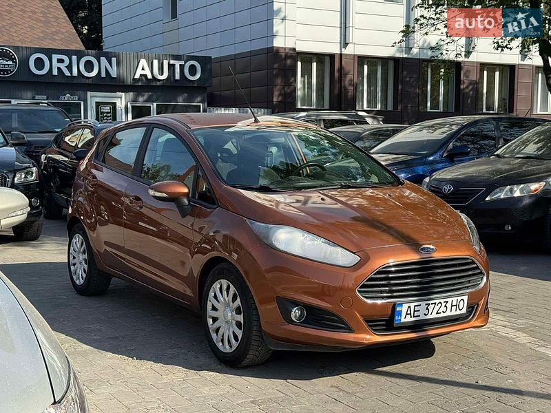 Хетчбек Ford Fiesta 2014 в Дніпрі