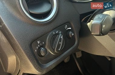 Хетчбек Ford Fiesta 2014 в Дніпрі