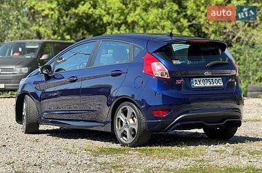 Хэтчбек Ford Fiesta 2015 в Киеве