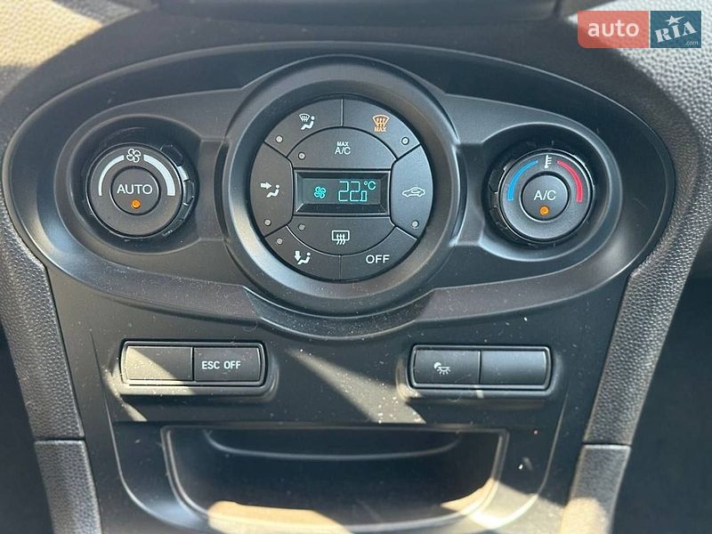 Хэтчбек Ford Fiesta 2015 в Киеве