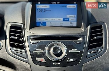 Хэтчбек Ford Fiesta 2015 в Киеве